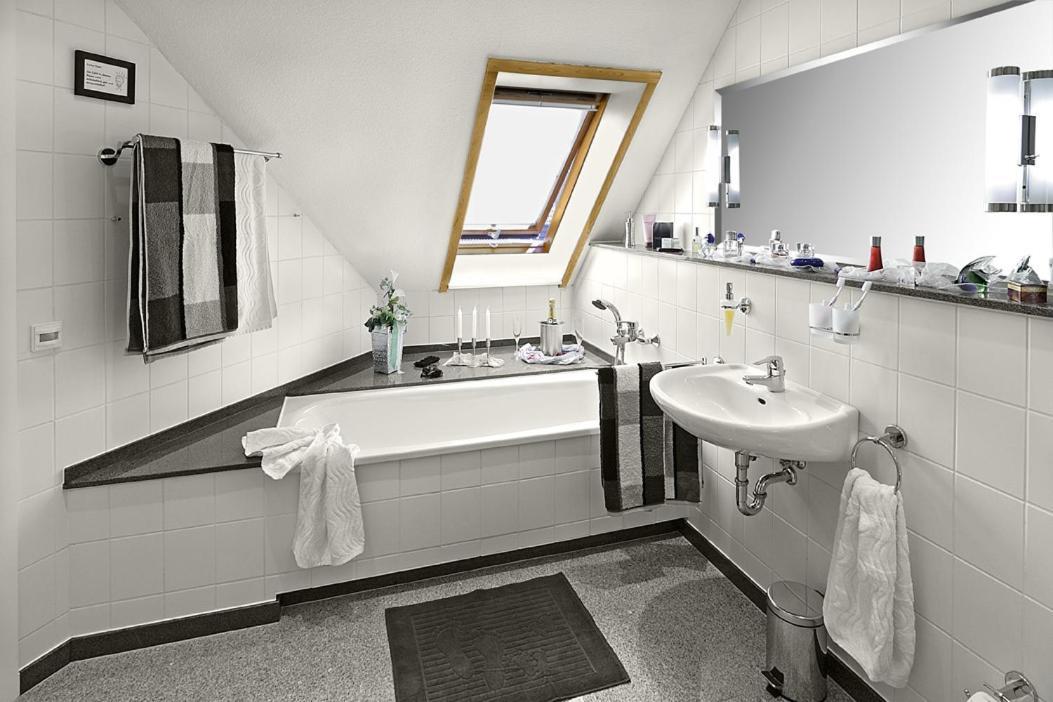 Management - Business Suiten Dortmund Esterno foto
